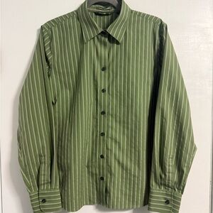Eddie Bauer Green Stripe Button Down Shirt Women’s L Wrinkle Resistant
